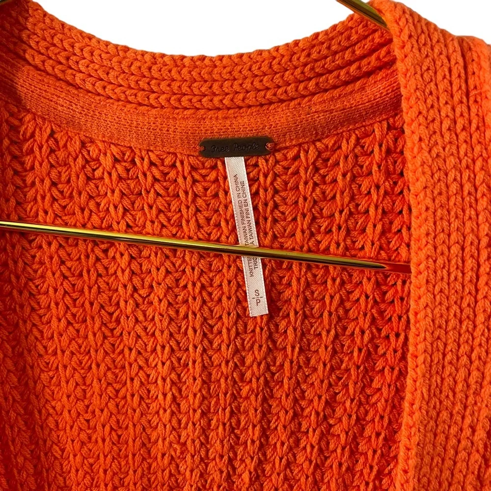 Free People Orange Chunky Oversized Cardigan Sweater Size Small - Picture 3 of 7